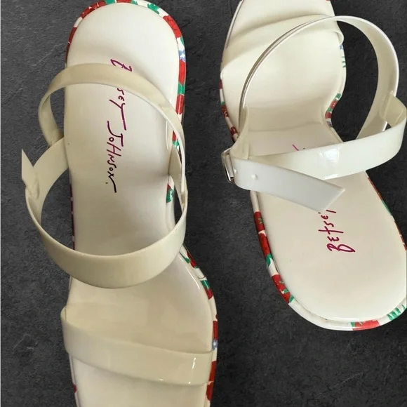 NEW Betsy Johnson White and Red Strawberry Wedges - Picture 5 of 5